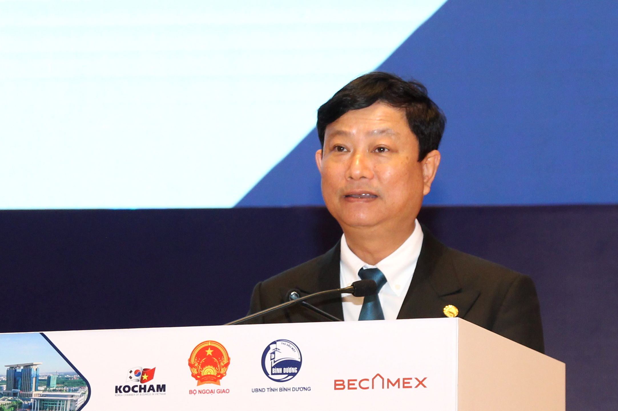 Đồng chí Võ Văn Minh - Chủ tịch UBND tỉnh Bình Dương phát biểu tại Sự kiện (Ảnh: HH)
